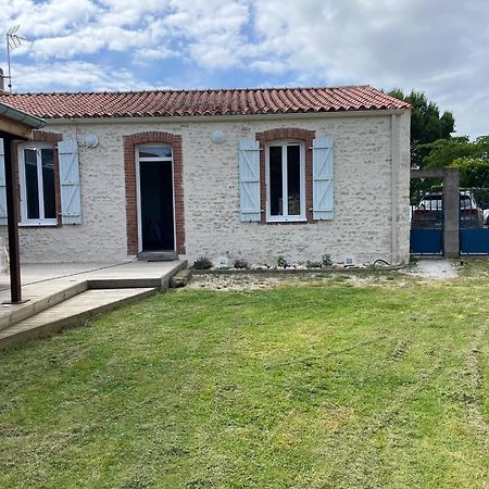 Maison Confortable A Jard-Sur-Mer Avec Grand Jardin Cloture Exterior photo